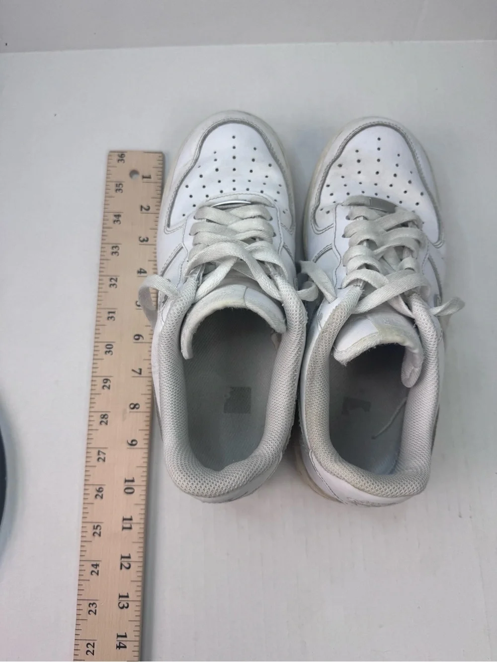 Nike White Men's Low-Top Sneakers size 7.5